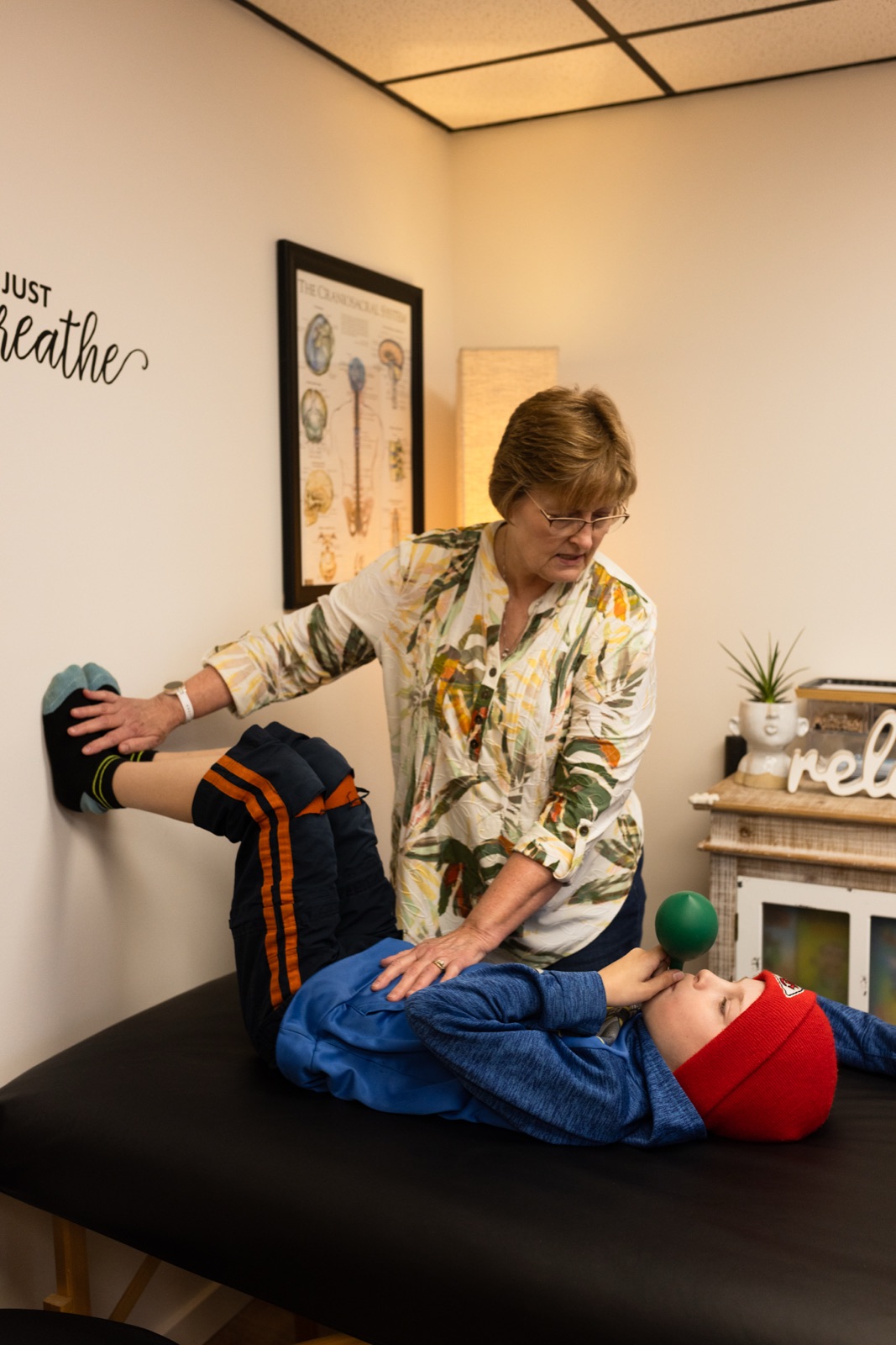 A balloon exercise for diaphragmatic breathing