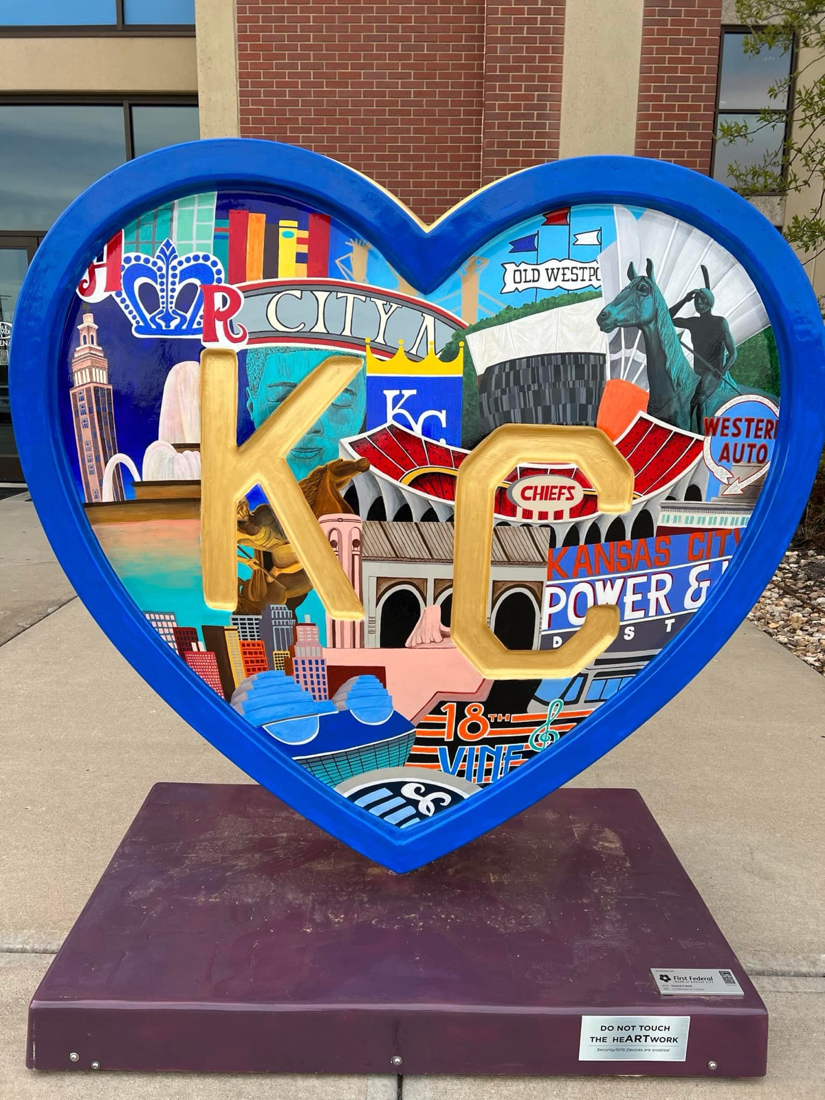 A Kansas City heart sculpture near the practice